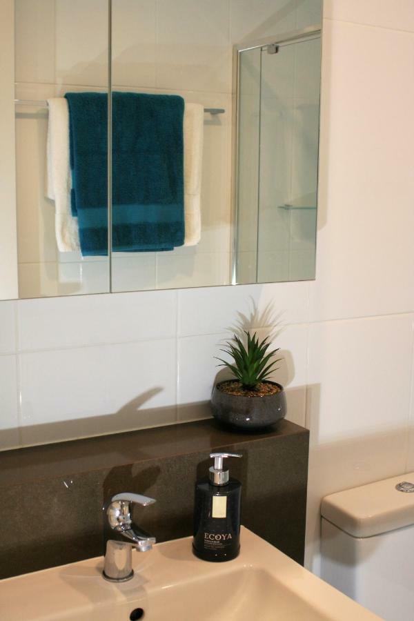 Governor Luxe 1 Bedroom Apartment In The Heart Of Barton Wifi Gym Wine Secure Parking Canberra Kingston Exteriör bild