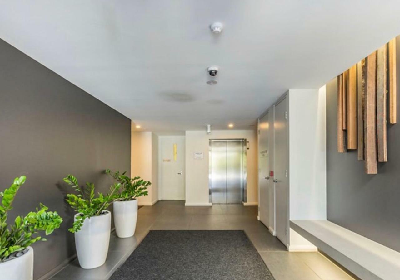 Governor Luxe 1 Bedroom Apartment In The Heart Of Barton Wifi Gym Wine Secure Parking Canberra Kingston Exteriör bild
